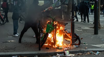 Detenidas 1.200 personas en las protestas en Francia, que dejan 150 policías heridos