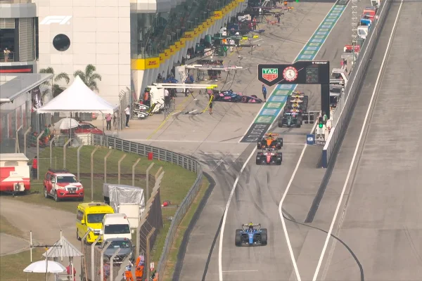 GP do Bahrein: Verstappen faz 1ª pole do ano e Bortoleto larga em 10°