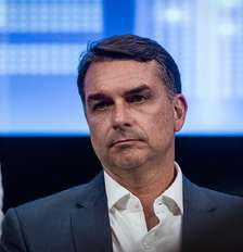 Flávio Bolsonaro receberia título de cidadão de Salvador, mas juíza avaliou que o momento escolhido para a homenagem poderiam comprometer a impessoalidade e interferir no segundo turno da eleição presidencial Foto: Taba Benedicto/Estadão / Estadão