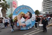 Bumbo gigante personalizado com Lionel Messi