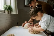 Bolinho de chuva: veja como acertar a temperatura do óleo sem termômetro