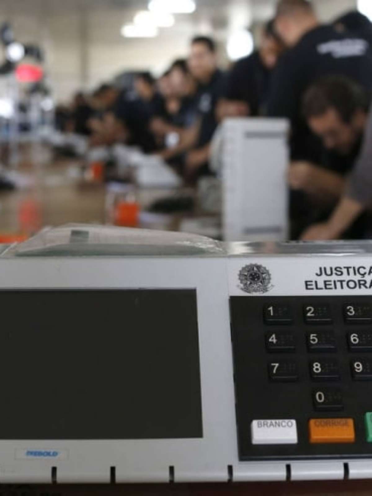 Abstenção pode ter peso decisivo na eleição, diz diretor da Quaest