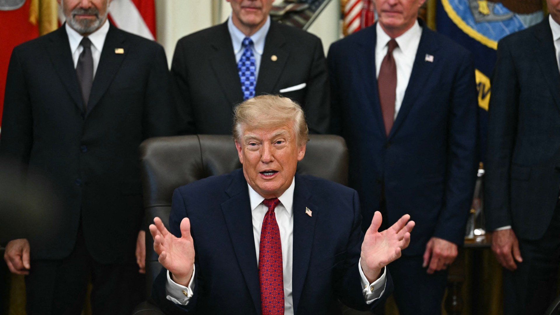 Guerra no Irã ao vivo: Trump sugere que os EUA poderiam atacar o Irã e adverte que o momento está chegando