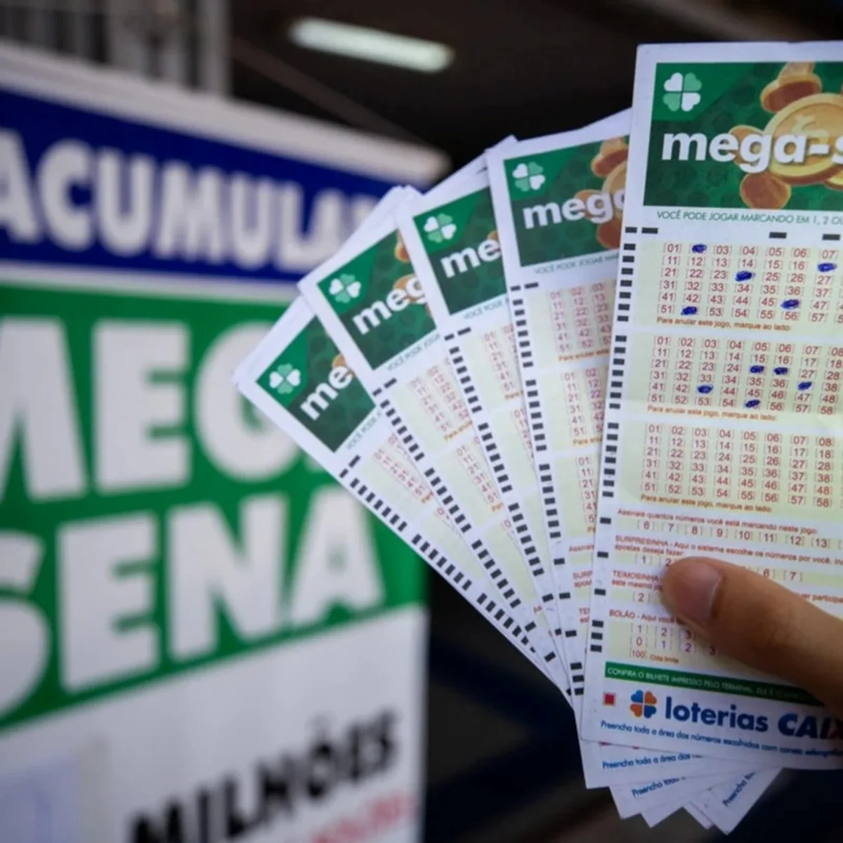 Mega-Sena sorteia prêmio de R$ 230 milhões neste sábado (24/10)