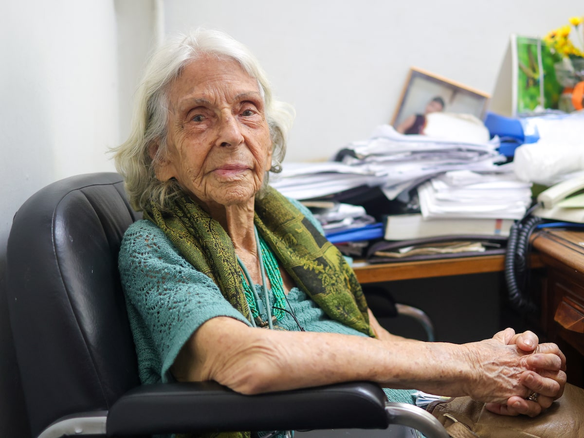 Ela tem 101 anos e dirige a escola que fundou há sete décadas: ‘Ainda me sinto jovem para trabalhar’
