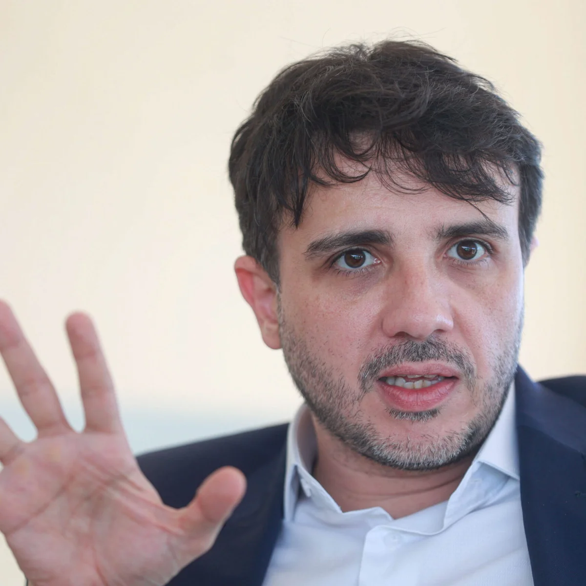 Renan Santos diz que suposta fuga de Flávio Bolsonaro era "caminho natural"