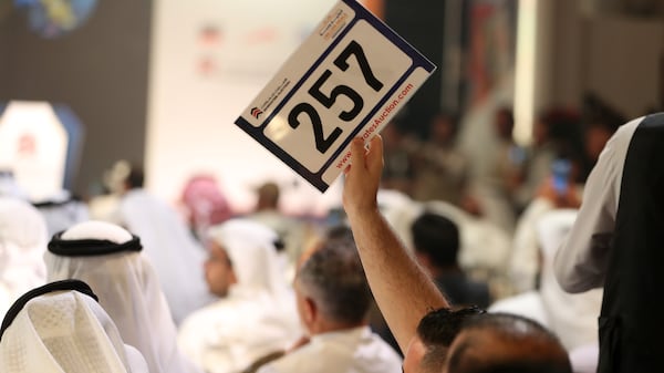 Aumentando as vendas: plataforma de Dubai abre marketplace seguro para negociação de placas de carro com valor superior a milhões de dirhams