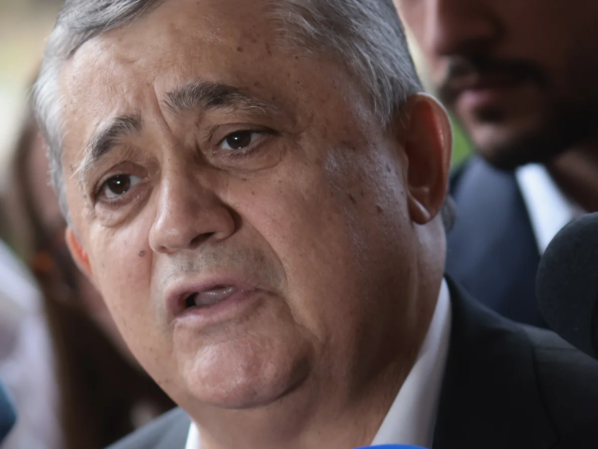 Guimarães vai procurar Alcolumbre para concluir votação da 6x1 esta semana