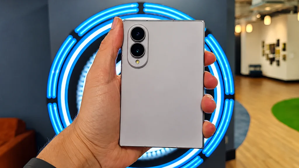 Samsung põe Galaxy Z Fold 8 à frente dos outros dobráveis